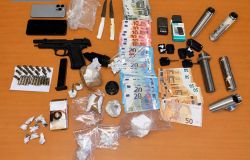 Polizia droga e materiale sequestrato