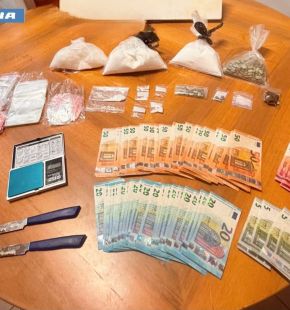 Roma, ricostruita la filiera dello spaccio, dai depositi domestici alla vendita on the road, 6 arresti della Polizia Roma, ricostruita la filiera dello spaccio, dai depositi domestici alla vendita on the road, 6 arresti della Polizia