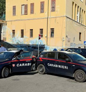 Roma, maxi operazione dei Carabinieri al Quarticciolo, i Paracadustisti Tuscania chiudono a tenaglia l'intera area, 20 arresti Roma, maxi operazione dei Carabinieri al Quarticciolo, i Paracadustisti Tuscania chiudono a tenaglia l'intera area, 20 arresti