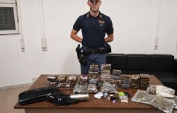 Riano, scoperta villa deposito della droga, arrestati 4 uomini che proteggevano il trasporto, sequestrati 24 kg. di droga