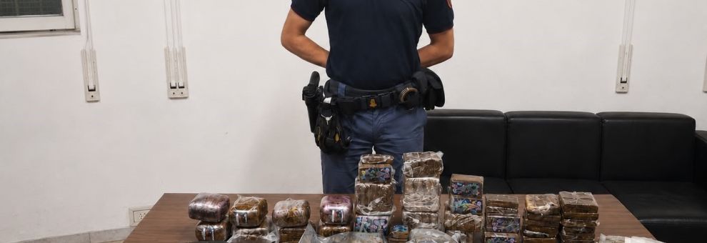 Riano, scoperta villa deposito della droga, arrestati 4 uomini che proteggevano il trasporto, sequestrati 24 kg. di droga