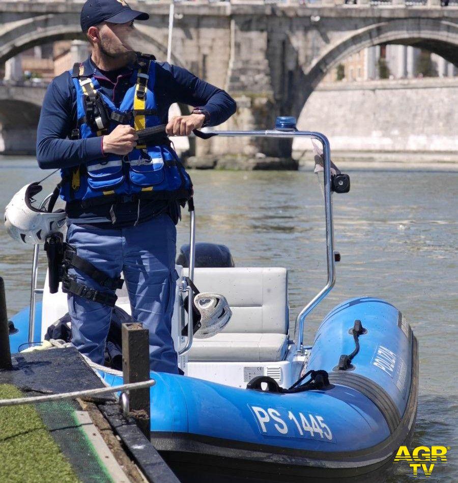 gommone polizia foto archivio AGR gommone polizia foto archivio AGR