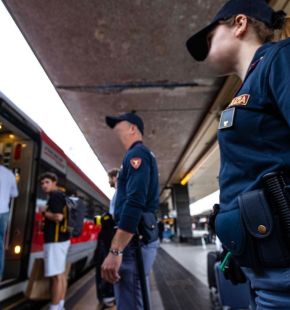 Roma, shopping a Termini con le carte di credito di un pensionato, due arresti