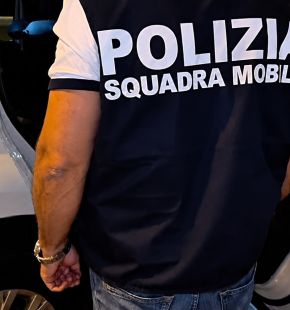Roma, auto trasformata in deposito itinerante della cocaina, 3 arresti, sequestrato 1 kg. di droga