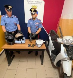 Morlupo, finge di acquistare un'auto e tenta di rapinare il titolare che reagisce e lo mette in fuga, 2 arresti
