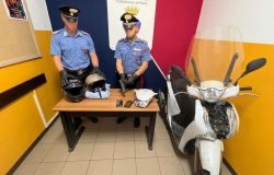 Morlupo, finge di acquistare un'auto e tenta di rapinare il titolare che reagisce e lo mette in fuga, 2 arresti
