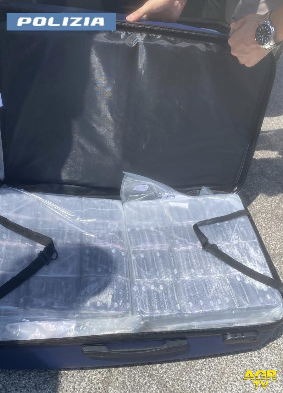 Polizia droga sequestrata 300 kg. hashish Polizia droga sequestrata 300 kg. hashish