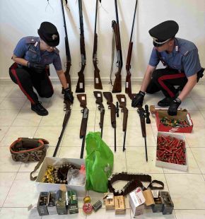 Blitz dei Carabinieri sul litorale, 3 arresti, sequestrati 2,6 kg. di droga e 13 fucili