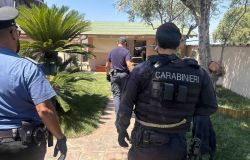 Carabinieri Anzio controlli sullitorale con paracadutisti Tuscania