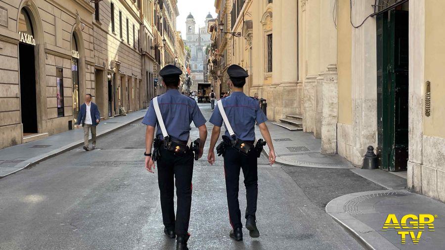 Carabinieri controlli antiborseggio vie shopping Carabinieri controlli antiborseggio vie shopping