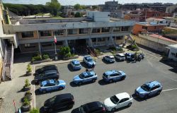 Ostia, stretta della Polizia sul litorale, 4 arresti, identificate ai posti di blocco oltre 400 persone