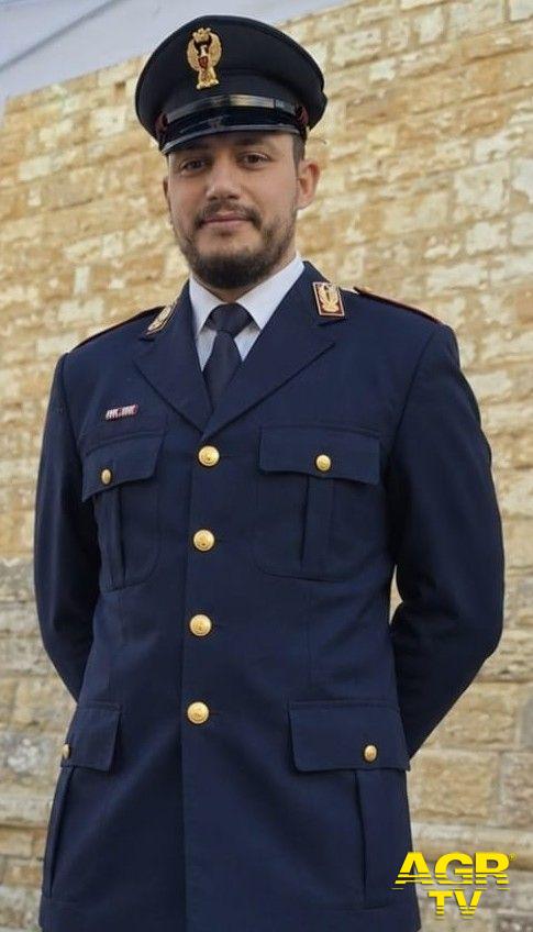 Firenze: poliziotto libero dal servizio presta soccorso ai feriti di un grave incidente stradale in Sardegna Assistente della Polizia di Stato Firenze: poliziotto libero dal servizio presta soccorso ai feriti di un grave incidente stradale in Sardegna Assistente della Polizia di Stato