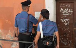 Roma, maxi blitz a Bravetta: cinque arresti e tre denunce dei Carabinieri. Sequestrate droga e armi
