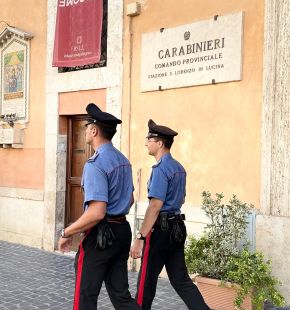 Roma, influencer picchiato per aver salvato un turista dalla truffa delle tre campanelle Roma, influencer picchiato per aver salvato un turista dalla truffa delle tre campanelle