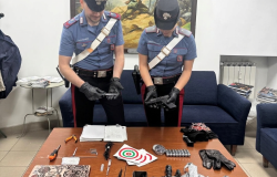 Roma Prati. paura in un coffee shop, 29enne aveva una pistola ad aria compressa, un coltello ed un bisturi