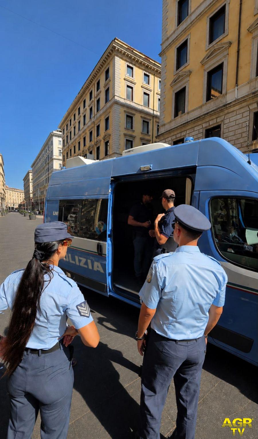 Camper Viminale e pattugliamenti congiunti a Termini Camper Viminale e pattugliamenti congiunti a Termini