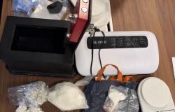 Ostia, appartamento sul mare adibito a base di spaccio, due arresti, sequestrati 600 grammi di droga