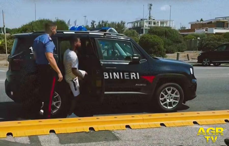 Carabinieri Ostia il fermo sul lungomare Carabinieri Ostia il fermo sul lungomare