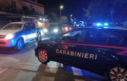 Ladispoli, 28enne ferisce a coltellate il compagno e poi tenta di depistare le indagini, divieto d'avvicinamento per la donna