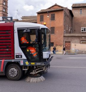 Roma, l'AMA pianifica nuovi servizi di igiene urbana con il programma 100 città Roma, l'AMA pianifica nuovi servizi di igiene urbana con il programma 100 città