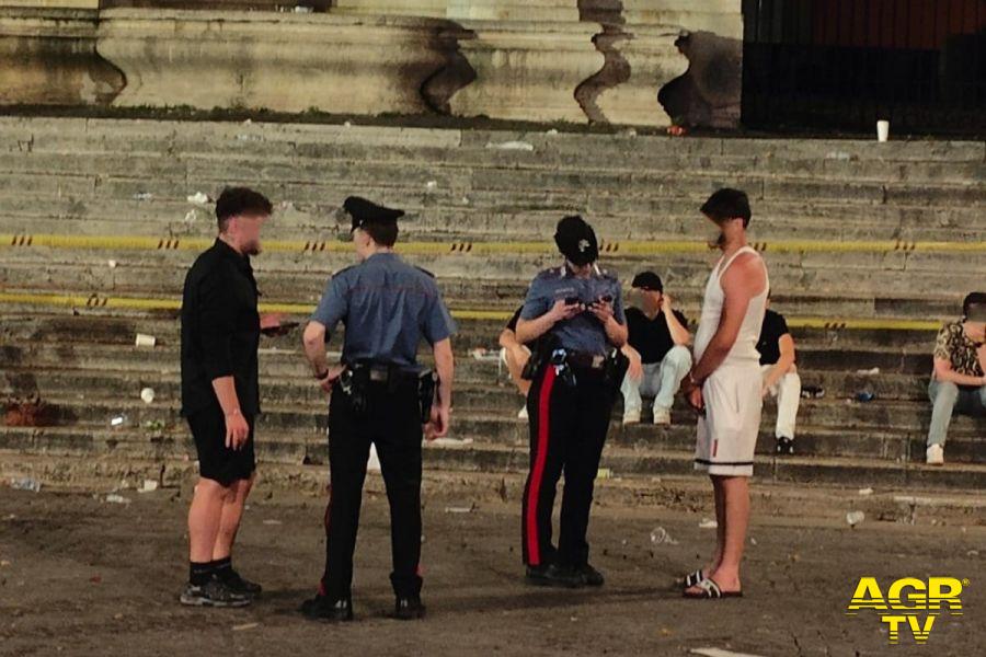 Carabinieri Trastevere controlli durante la movida di Ferragosto Carabinieri Trastevere controlli durante la movida di Ferragosto