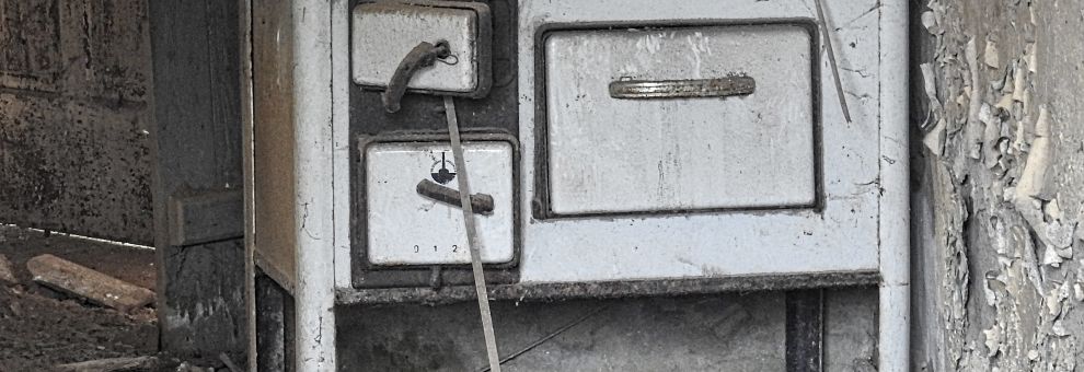 Italia, l'estate è la stagione degli abbandoni, in spiaggia o su ciglio delle strade abbandonati i grandi elettrodomestici Italia, l'estate è la stagione degli abbandoni, in spiaggia o su ciglio delle strade abbandonati i grandi elettrodomestici