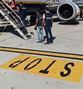 Ciampino, intercettato dalla Polizia su un volo low cost turco condannato per omicidio