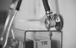 AISI, gli italiani scelgono sempre di più il ricorso al medico privato, assicurazioni malattia + 12,1% in un anno