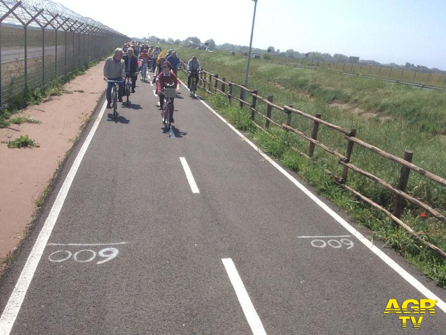 Fiumicino, arte e bici Fiumicino, arte e bici