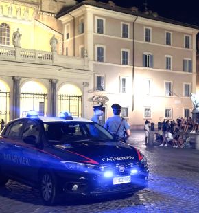 Roma Trastevere, malamovida, stretta dei Carabinieri, 6 arresti e 10 denunce nella notte Roma Trastevere, malamovida, stretta dei Carabinieri, 6 arresti e 10 denunce nella notte