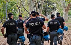 Roma Esquilino, blitz della Polizia, una persona arrestata e 3 ordini di allontanamento