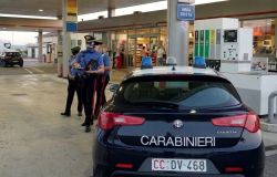 Dragona, caro carburanti, in manette 49enne che utilizzava carte di pagamento aziendali per fare il pieno