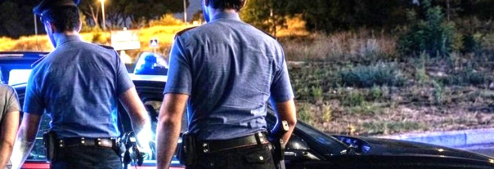 Roma Nord, sventato furto, arrestata una donna dopo un inseguimento, caccia ai due complici