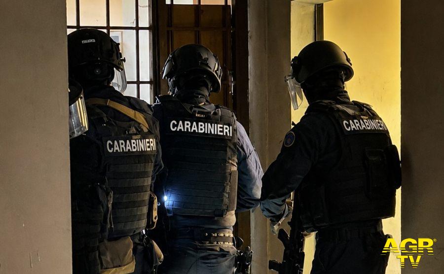 Carabinieri Pomezia le fasi del blitz Carabinieri Pomezia le fasi del blitz