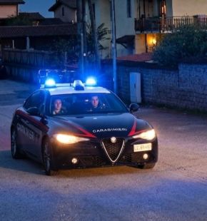 Campagnano, in manette 54enne albanese con decine di dosi di cocaina, in parte nascoste nel casco dello scooter