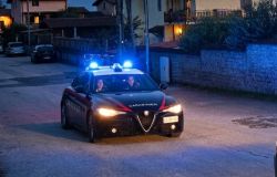 Campagnano, in manette 54enne albanese con decine di dosi di cocaina, in parte nascoste nel casco dello scooter