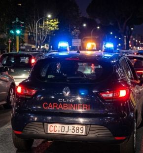 Roma Centocelle, ubriaco tenta di estorcere del denaro al proprietario di un minimarket minacciando di dare fuoco al locale Roma Centocelle, ubriaco tenta di estorcere del denaro al proprietario di un minimarket minacciando di dare fuoco al locale