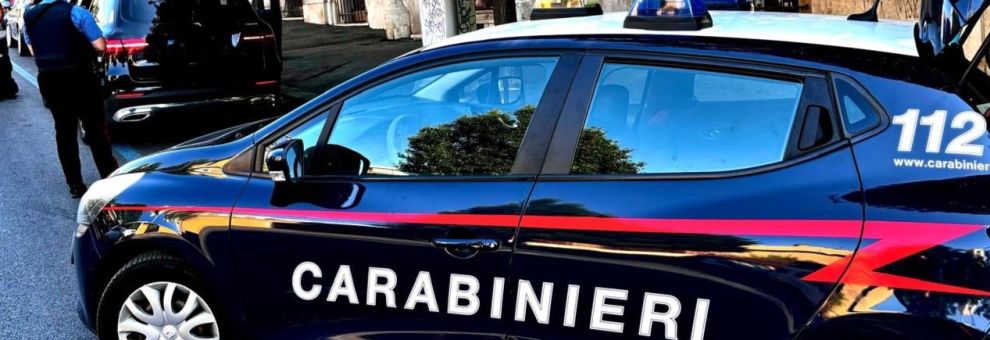 Roma, via Merulana, puntava grosse forbici contro gli automobilisti in transito, denunciat 29enne Roma, via Merulana, puntava grosse forbici contro gli automobilisti in transito, denunciat 29enne
