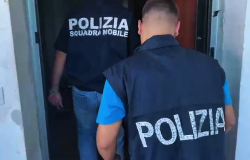 Polizia gli agenti della squadra mobile