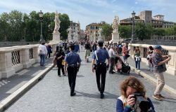 Roma San Pietro, stretta sulla microcriminalità, 7 arresti e 2 denunce