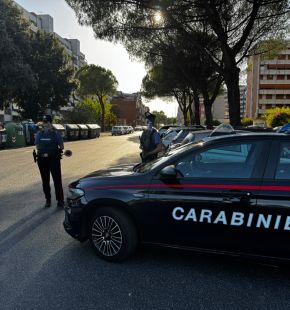Roma, maxi operazione tra Centocelle e Cinecittà, la gente in strada: Grazie Carabinieri