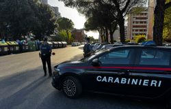 Roma, maxi operazione tra Centocelle e Cinecittà, la gente in strada: Grazie Carabinieri
