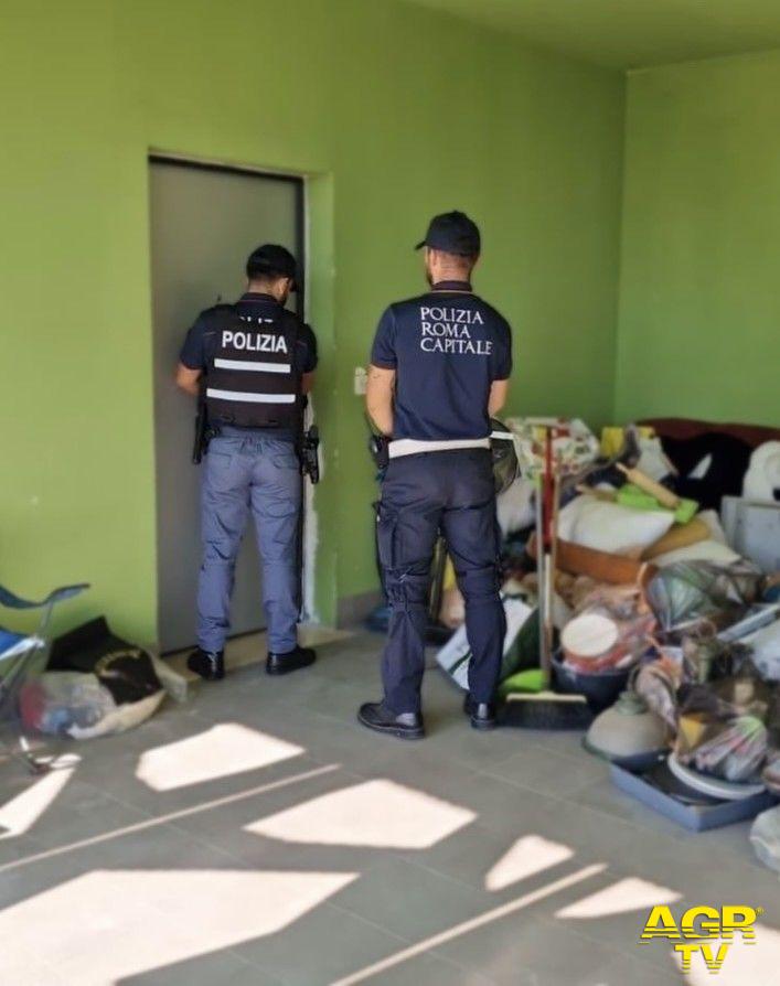 Polizia l'intervento al Corviale in collaborazione con la Polizia locale Polizia l'intervento al Corviale in collaborazione con la Polizia locale