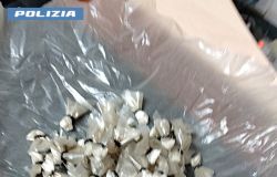 Polizia la droga sequestrata