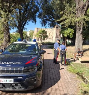 Roma Colle Oppio, controlli e bonifica dell'area, due arresti, denunce e sequestri di droga, rimossi oltre 200 kg. di rifiuti
