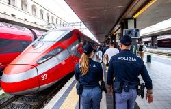 Roma Termini, partenze e rientri dalle vacanze, Polizia ferroviaria in massima allerta, tre arresti