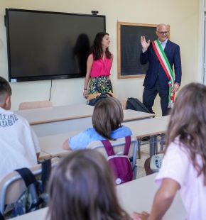 Roma, a scuola con il sindaco Gualtieri, riapre la scuola Romolo Balzani
