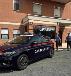 Ciampino, chiedono il doppio per un trasloco dall'Olanda e minacciano il committente, arrestati tre autotrasportatori