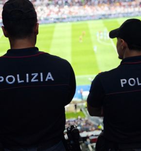 Roma, saluto romano allo stadio, Daspo per sedici tifosi giallorossi