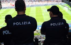 Roma, saluto romano allo stadio, Daspo per sedici tifosi giallorossi